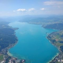 Flugwegposition um 09:30:33: Aufgenommen in der Nähe von Gemeinde Seewalchen am Attersee, Österreich in 1641 Meter